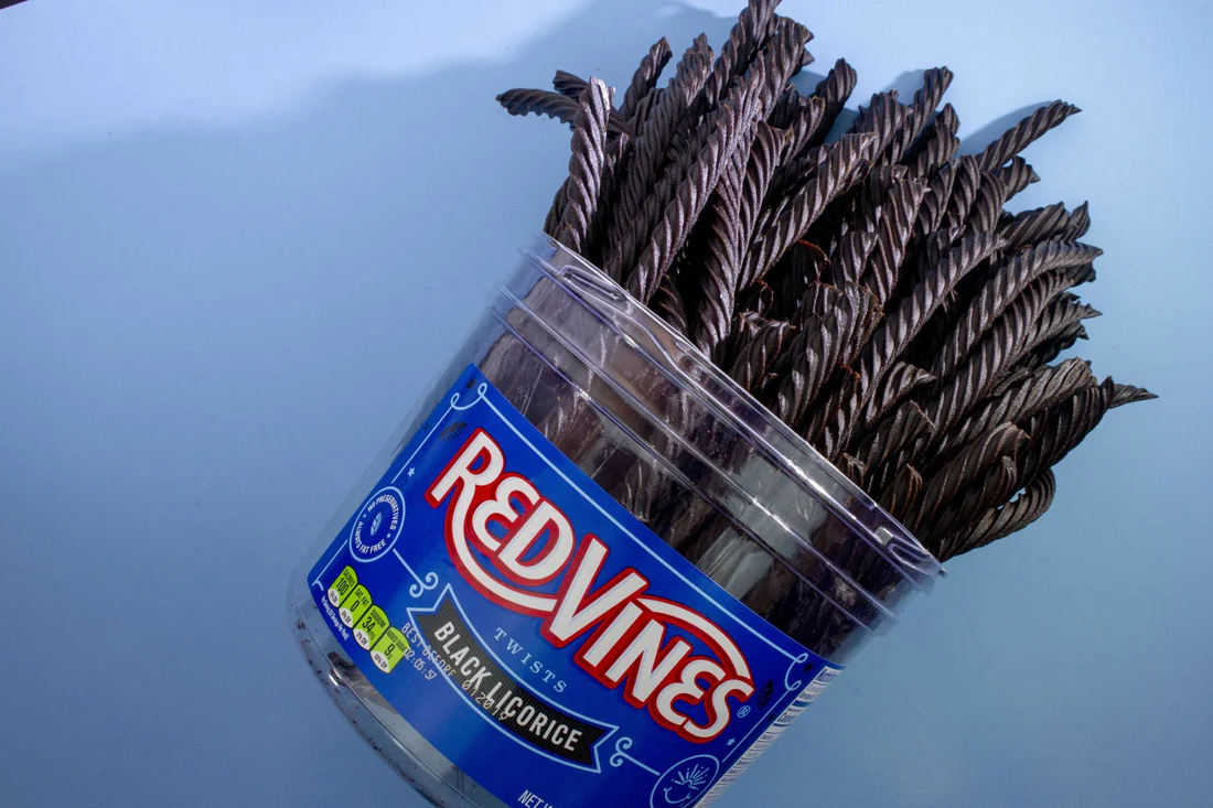chewy-black-licorice-twists-435lb-jars-228590